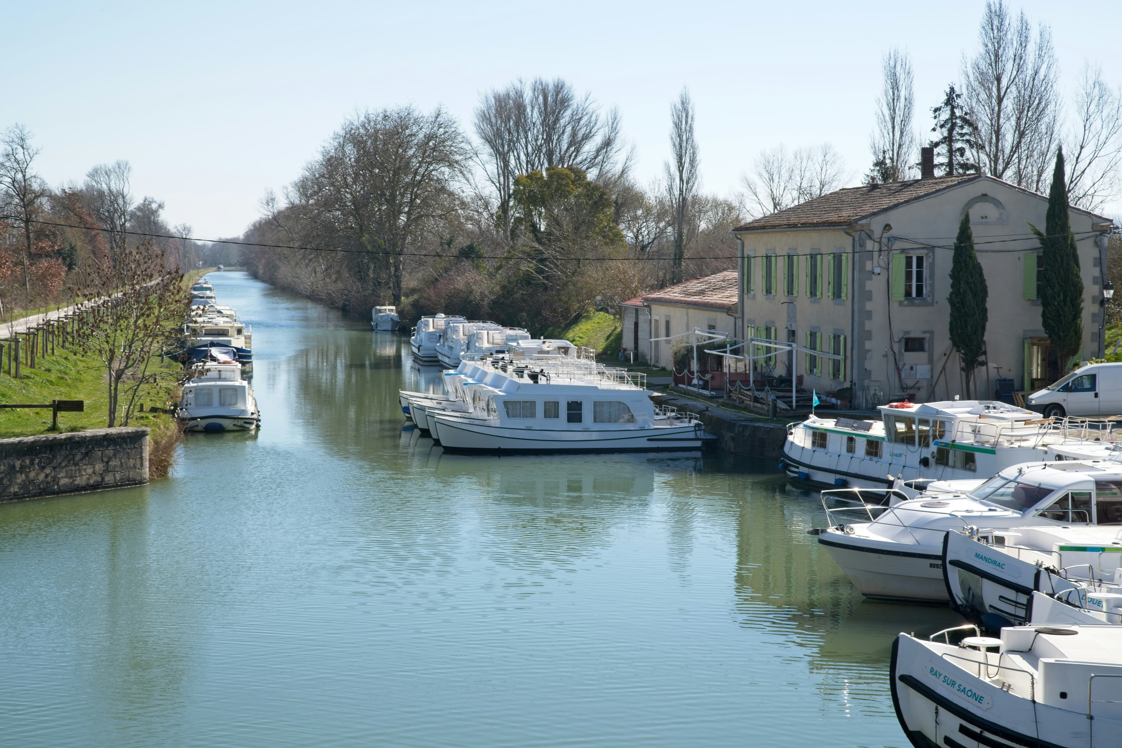 Canal du Midi au crépuscule, ombré de platanes centenaires